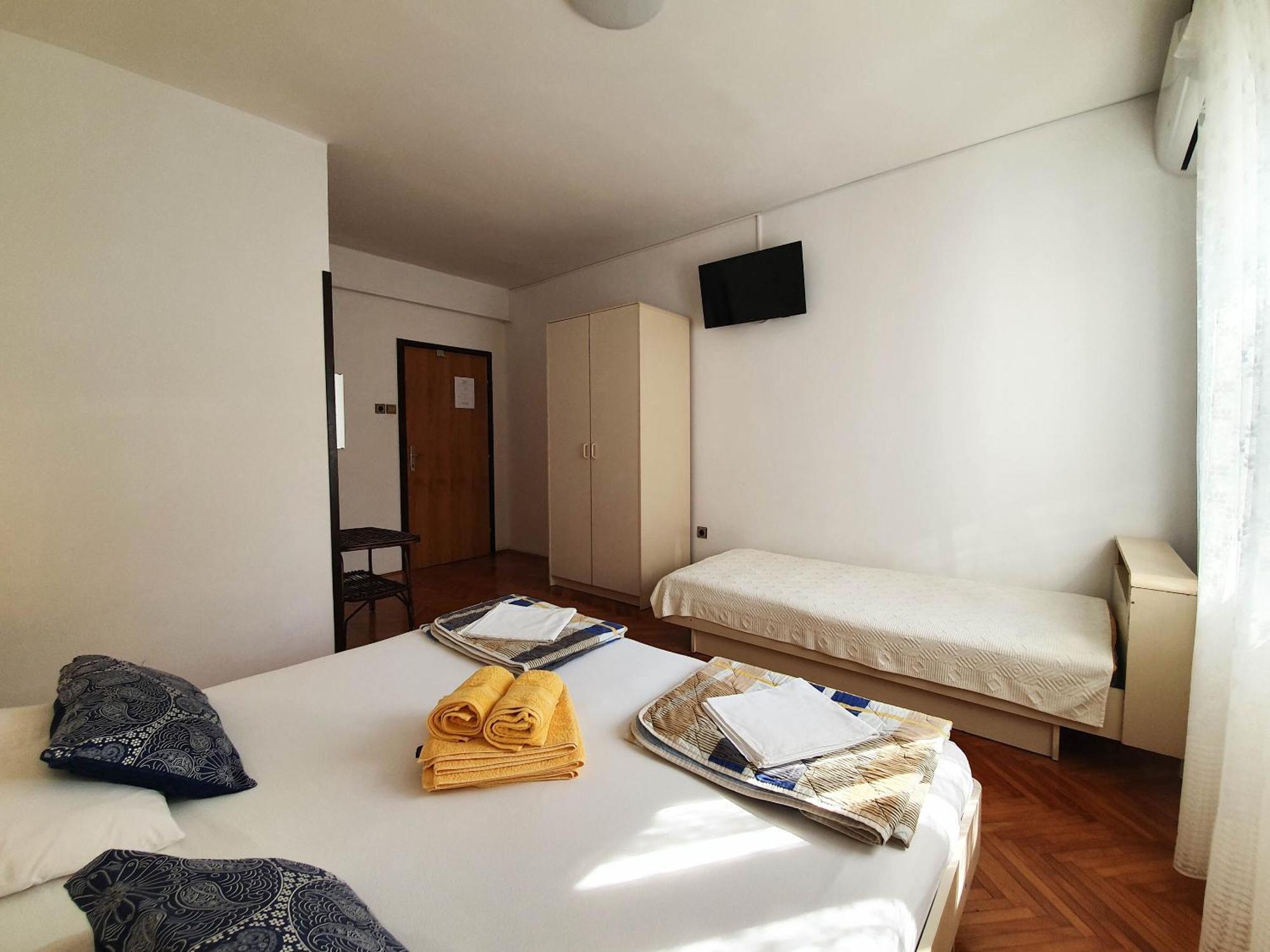 Rooms Zeljka 2 Crikvenica Exteriör bild
