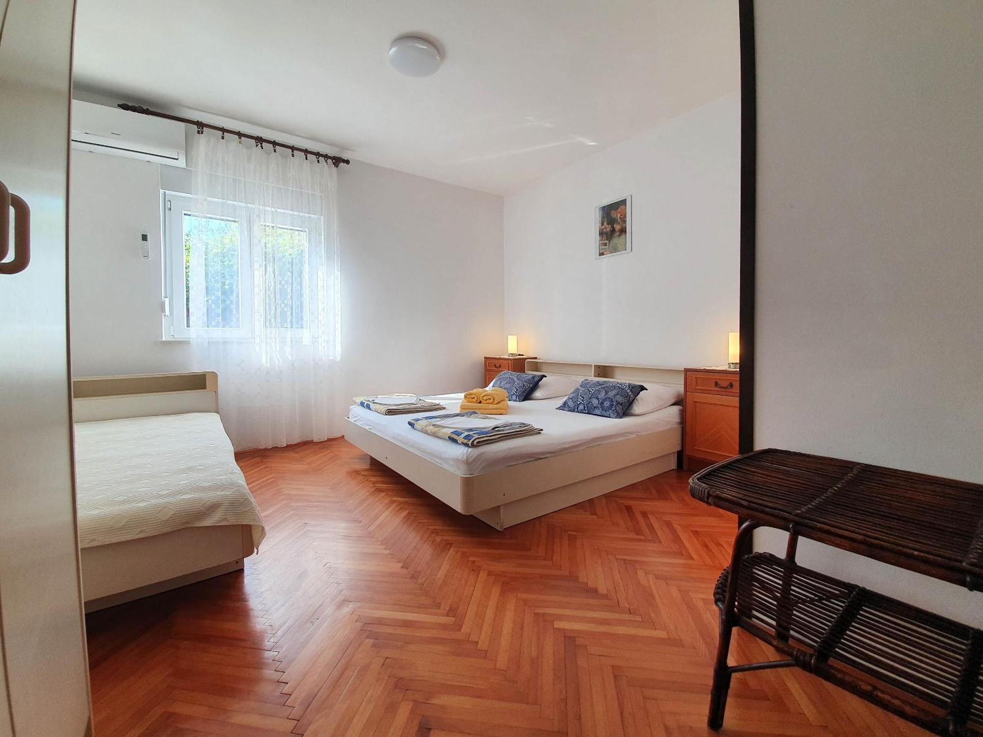 Rooms Zeljka 2 Crikvenica Exteriör bild