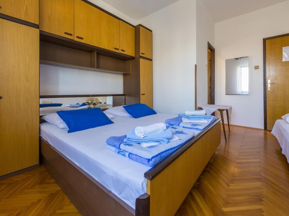 Rooms Zeljka 2 Crikvenica Exteriör bild
